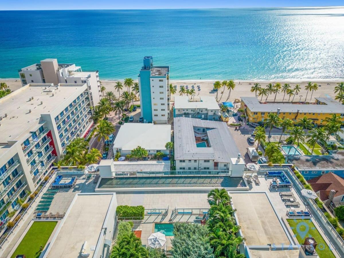 הוליווד Beachfront Resort - Hot Tub & Pool- Near Beach מראה חיצוני תמונה